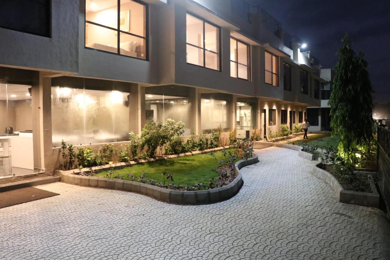 Nest Beacon Resort Daman Exterior foto