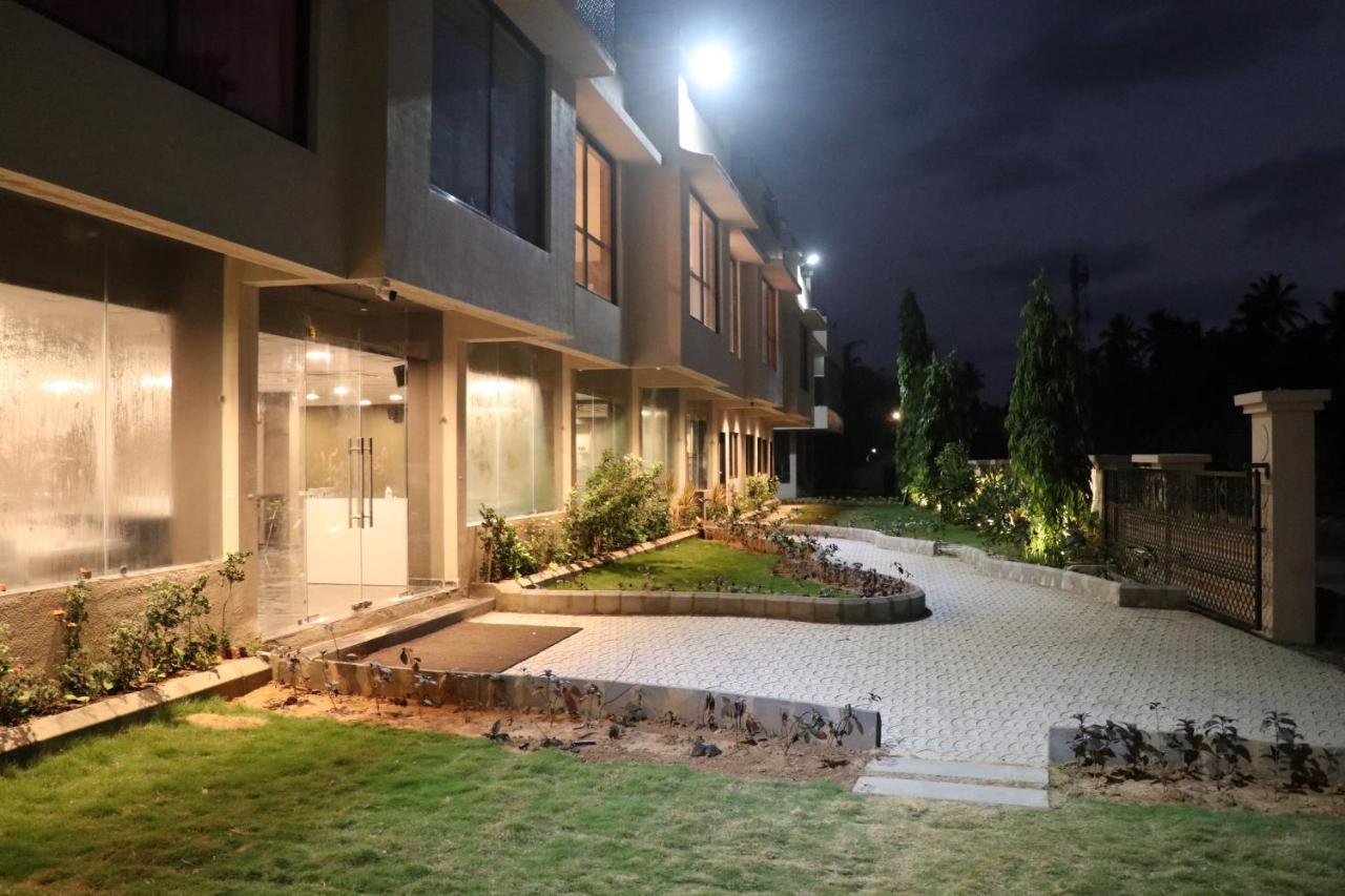 Nest Beacon Resort Daman Exterior foto