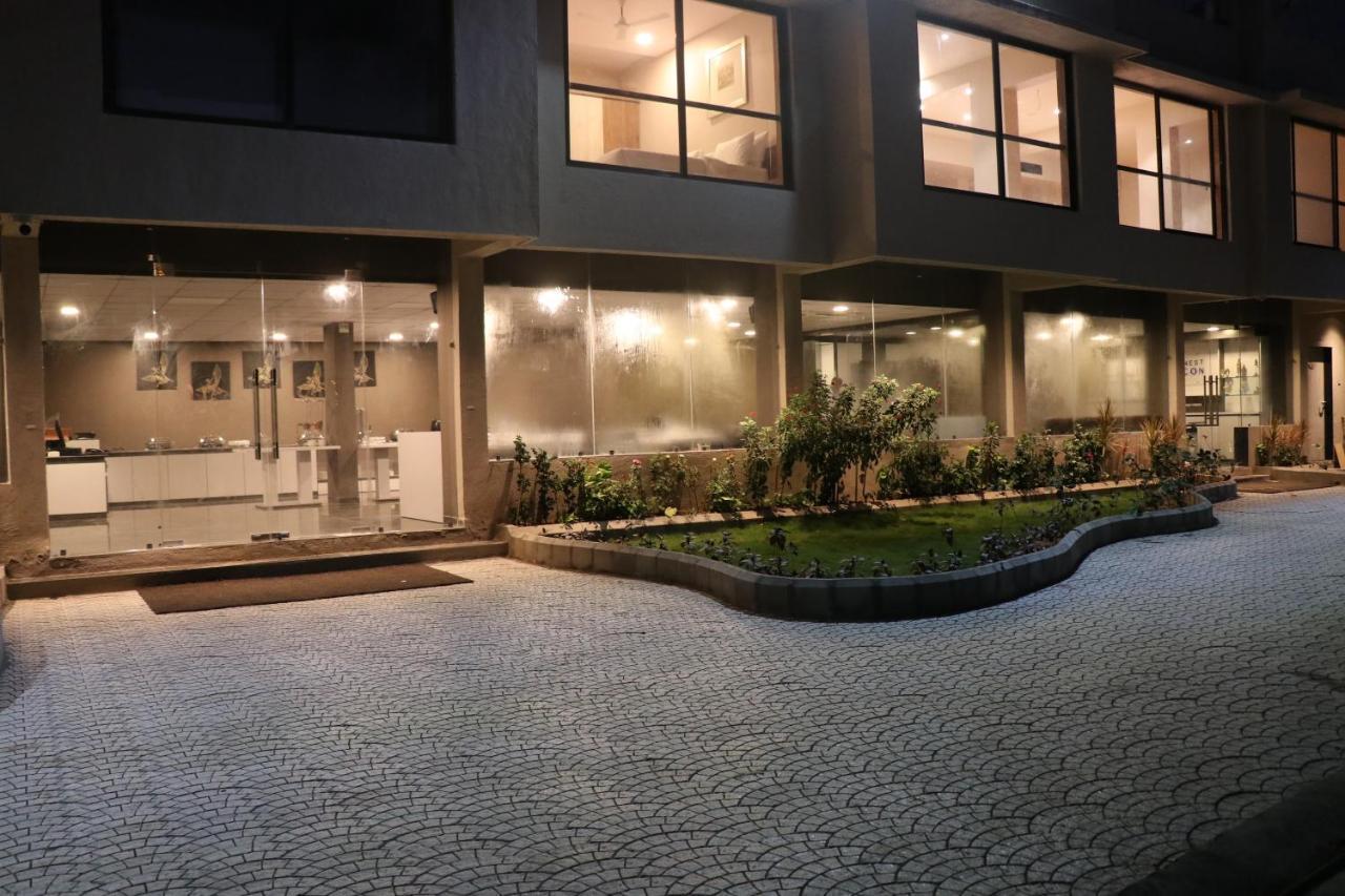 Nest Beacon Resort Daman Exterior foto